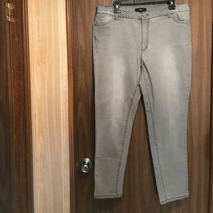 NWOT Ellos skinny jeans